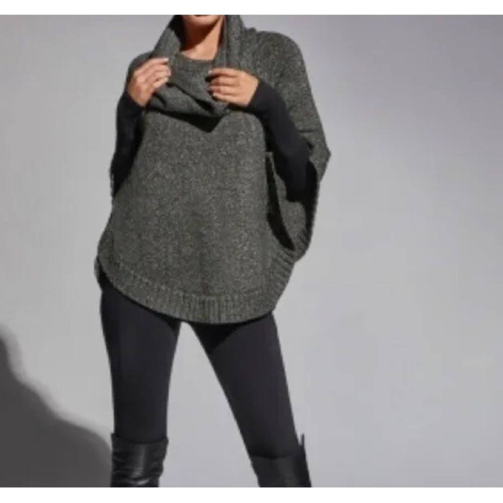 Cabi Women's Shimmer Poncho Sweater,‎ SZ Small, 4247 Removable Collar, Dark Grey